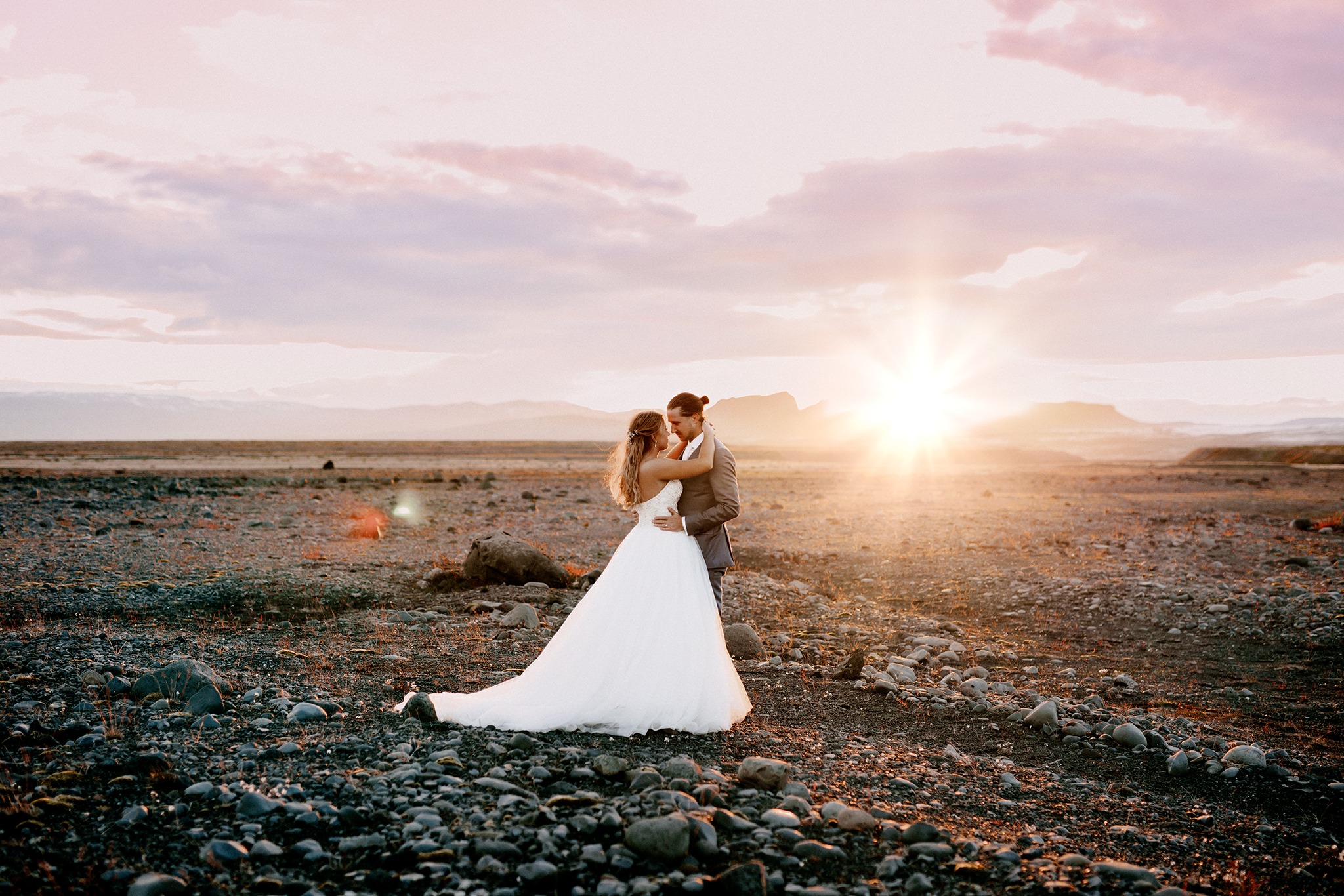 Wedding Iceland elopement midnight sun